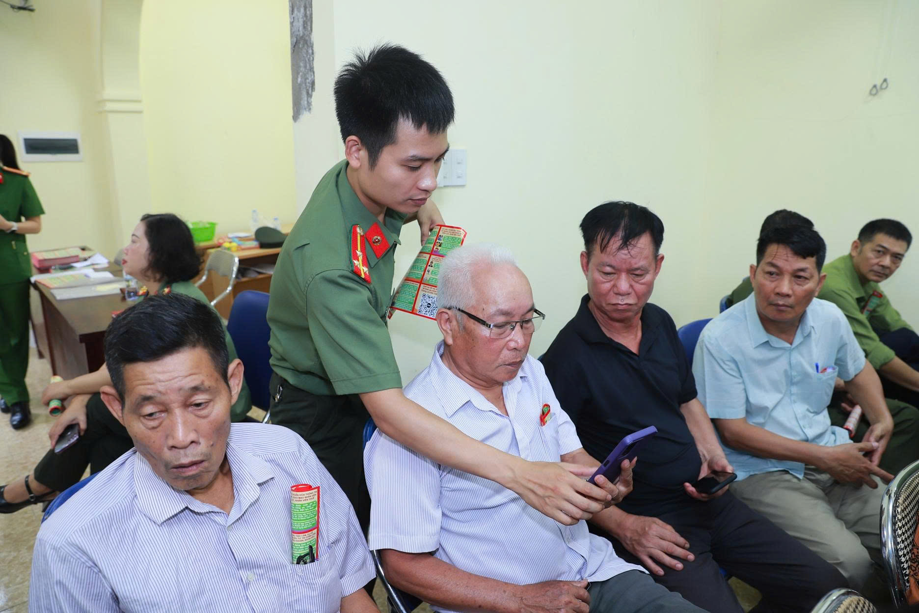 Công an phường Quán Toan đẩy mạnh tuyên truyền, phòng chống tội phạm trên mạng xã hội